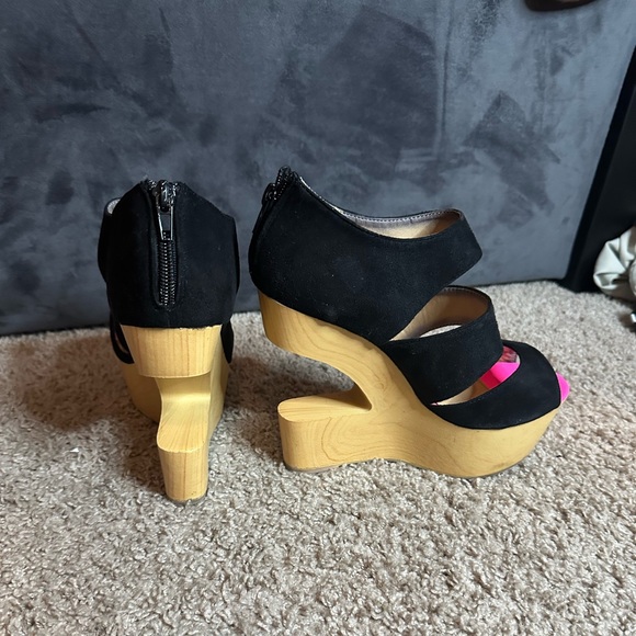 Cute Black cut out platform heels - Picture 4 of 6